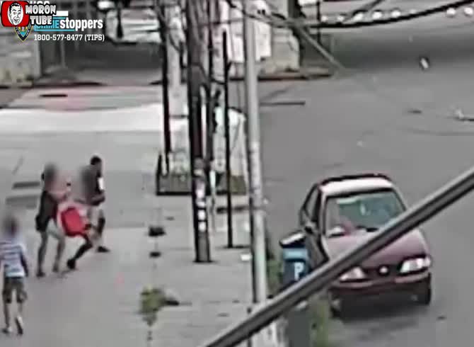 Video :A 5-year-old youngster nearly gets abducted in front of his mother&mdash;this is shocking